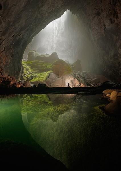 Imagine exploring this Massive Vietnam cave discovered in 2009